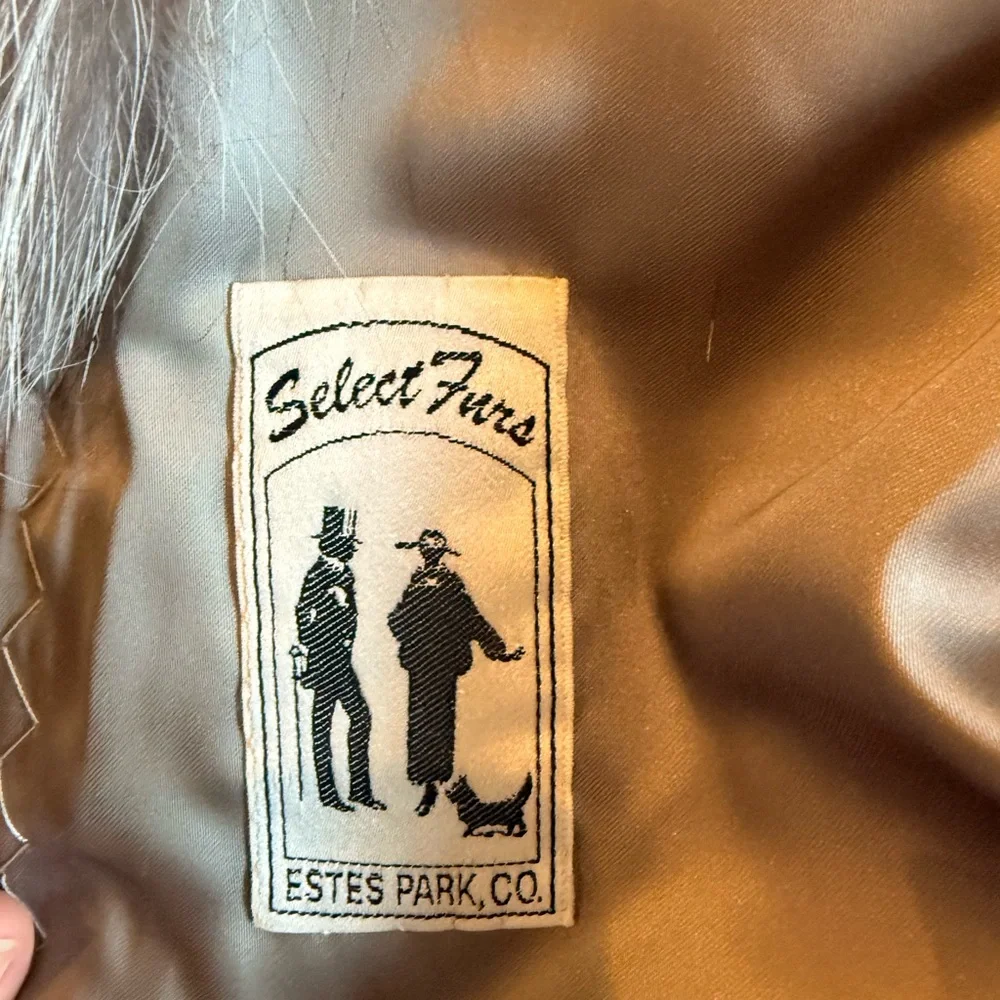 Pristine Custom Vintage Silver Fox Fur Coat - Picture 8 of 15